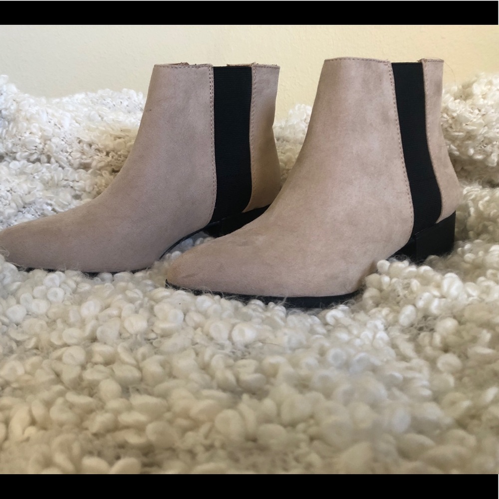 Women’s Chelsea boot